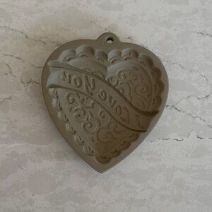 Wilton Heart-Shaped Silicone Mold in Olive Green